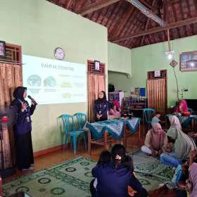 Pelaksanaan sosialisasi stunting di Posyandu Balita Dusun Bengle — foto 2