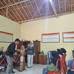 Pelaksanaan sosialisasi PHBS di Posyandu Remaja Dusun Salam — foto 1
