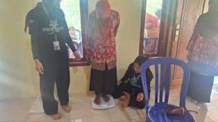 Kegiatan posyandu lansia di Dusun Dlisen — foto 1